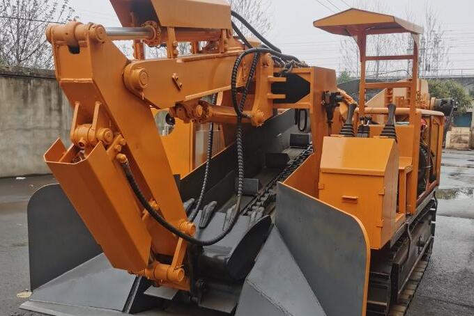 履帶扒渣機有什么優勢呢？