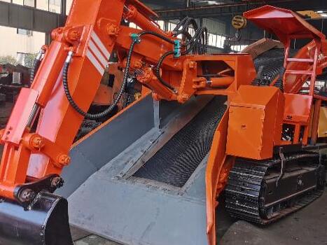 扒渣機(jī)在隧道、礦山、坡道等特殊環(huán)境作業(yè)，需額外注意什么呢？